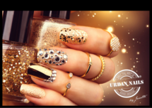 Poster A3: Golden Glitter Nails